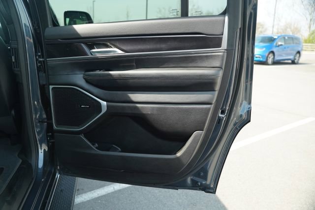 Used 2024 Jeep Wagoneer 4WD w/ Premium Group I image 24