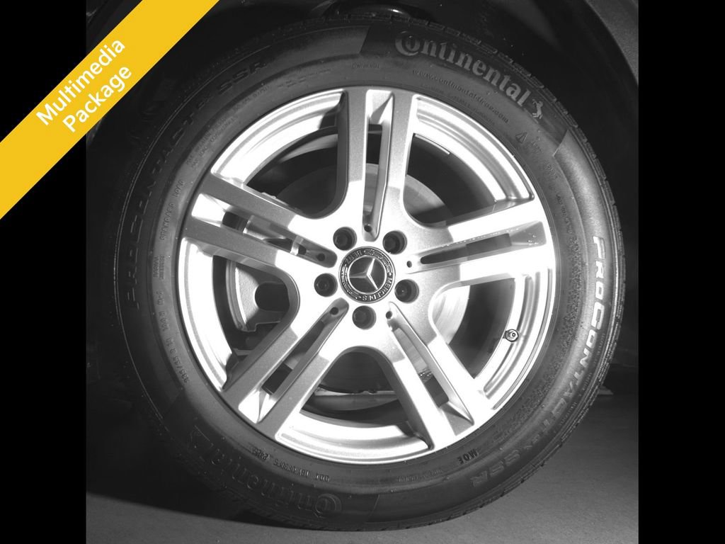 Used 2021 Mercedes-Benz GLA 250 4MATIC image 9