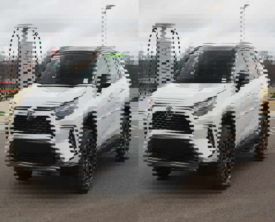 Used 2024 Toyota RAV4 XSE w/ Weather Package image 25