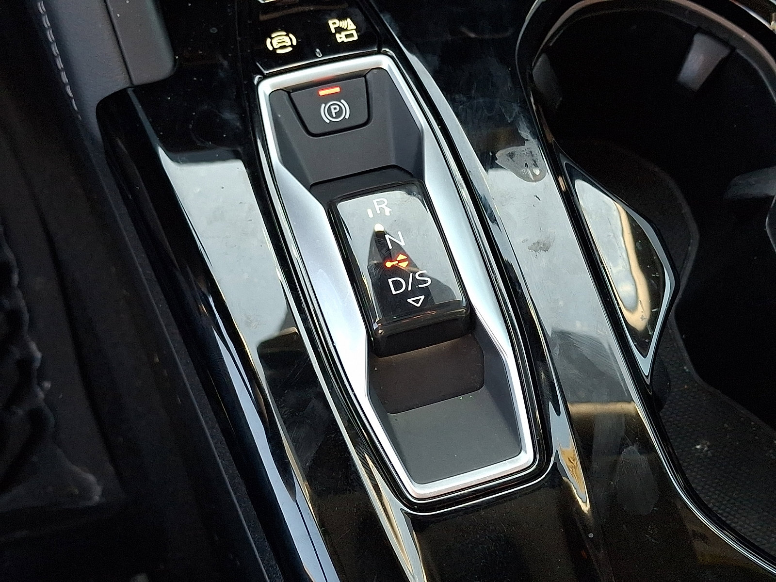 Used 2025 Audi Q5 Premium w/ Convenience Package image 17