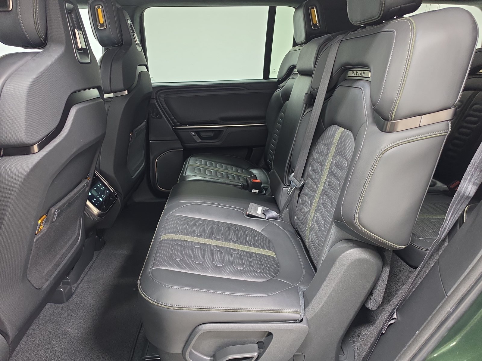 Used 2025 Rivian R1S Adventure Dual AWD/4WD image 21