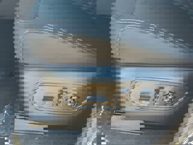 Used 2025 Jeep Grand Cherokee Laredo image 17