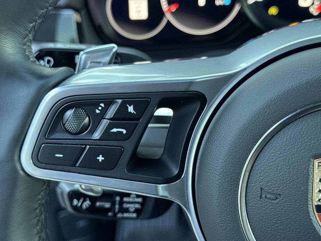 Certified 2023 Porsche Cayenne AWD/4WD image 31