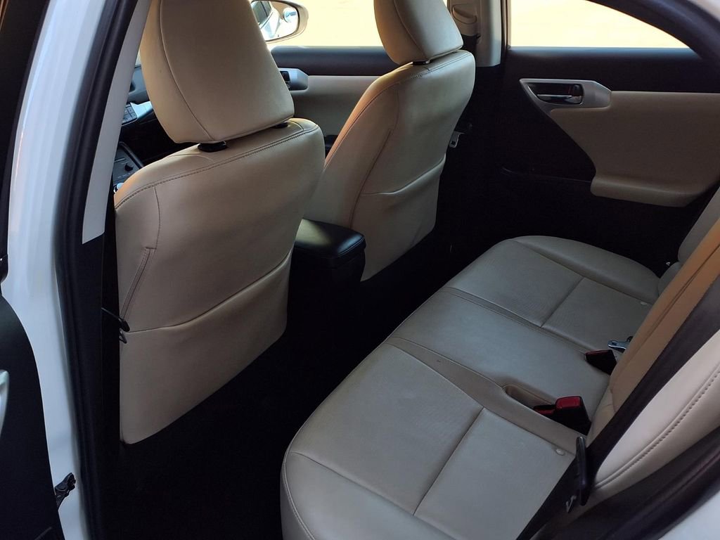 Used 2013 Lexus CT 200h w/ Premium Pkg w/Navigation image 17