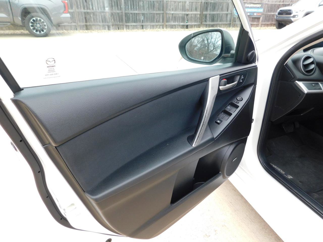 Used 2011 MAZDA MAZDA3 s Sport FWD image 17