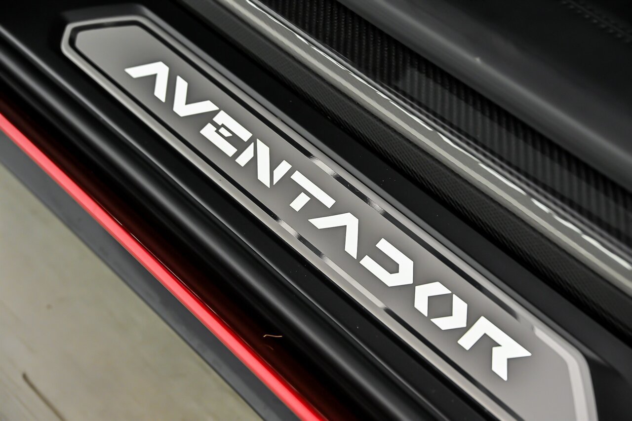Used 2019 Lamborghini Aventador S AWD/4WD image 23