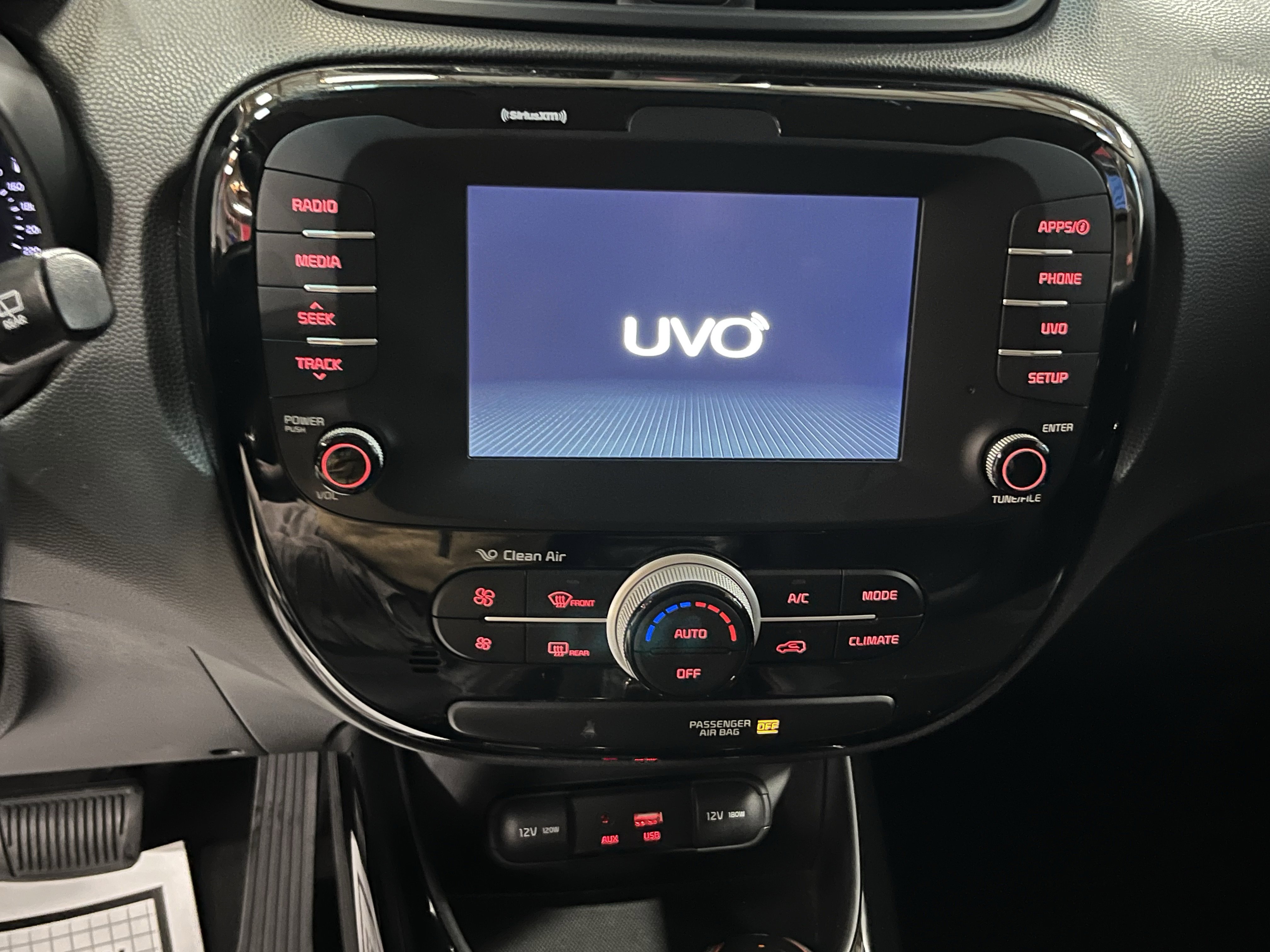 Used 2019 Kia Soul ! FWD image 21