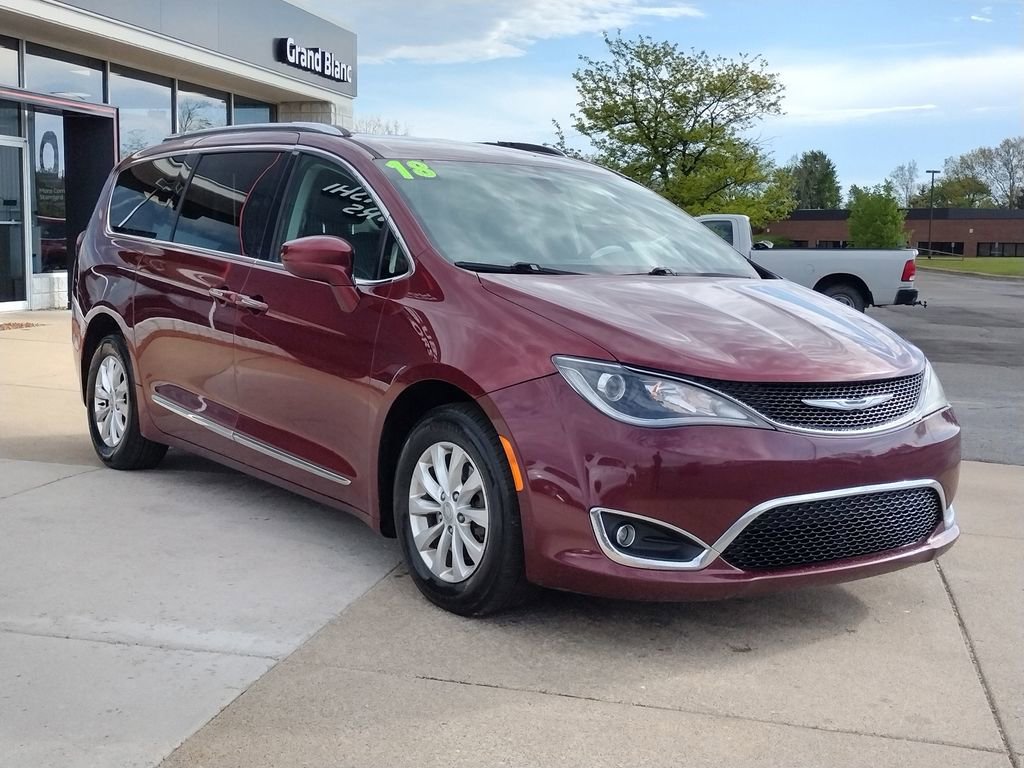 Used 2018 Chrysler Pacifica Touring-L Plus FWD image 16