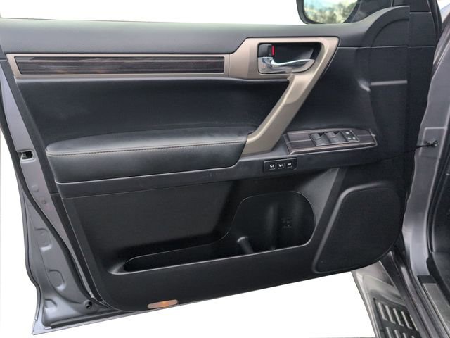 Used 2020 Lexus GX 460 Premium w/ Premium Package image 20