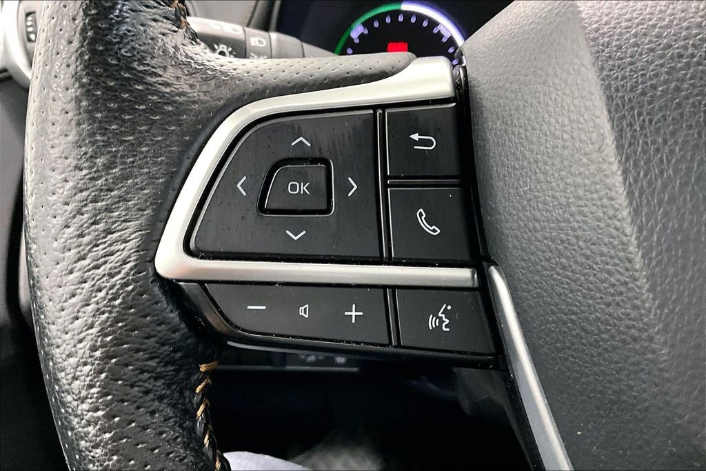 Used 2022 Toyota Sienna XLE Woodland Edition AWD/4WD image 19