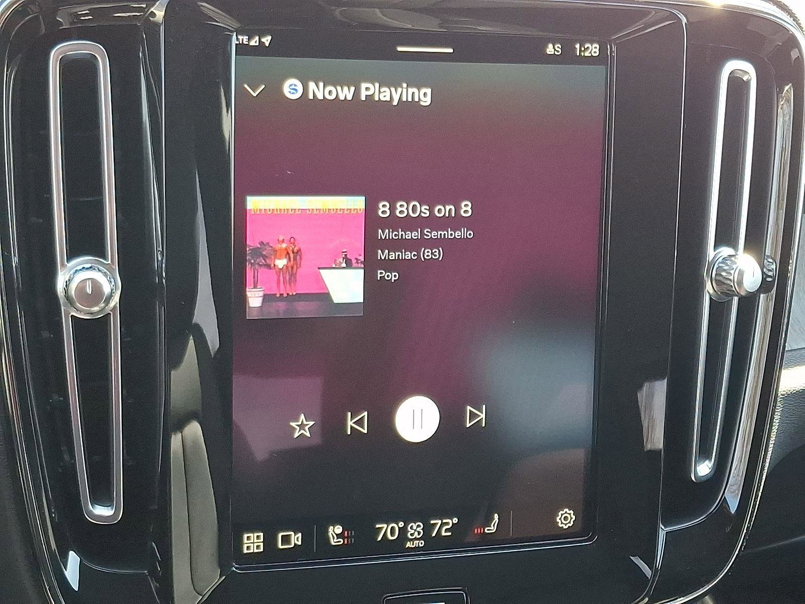 Certified 2023 Volvo XC40 B5 Core w/ Convenience Package image 18