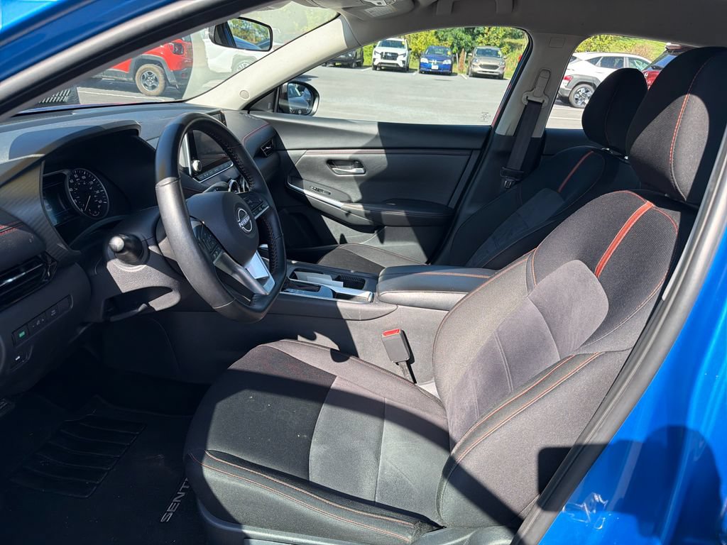 Used 2025 Nissan Sentra SR FWD image 10