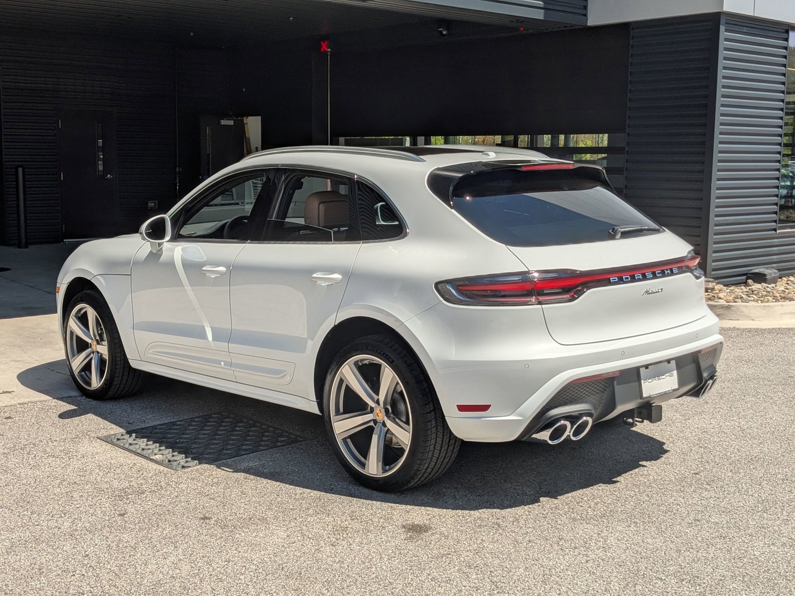 New 2026 Porsche Macan AWD/4WD video 3