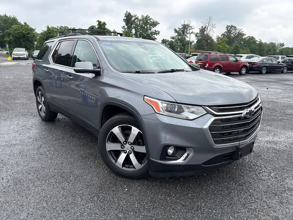 Used 2020 Chevrolet Traverse LT w/ LT Premium Package AWD/4WD image 2