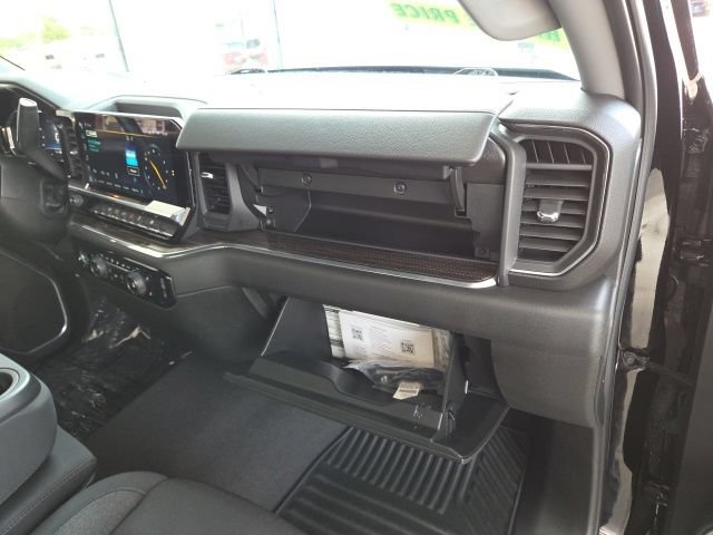Used 2024 Chevrolet Silverado 1500 LT AWD/4WD image 52