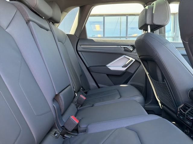 Used 2023 Audi Q3 2.0T Premium w/ Convenience Package AWD/4WD image 15