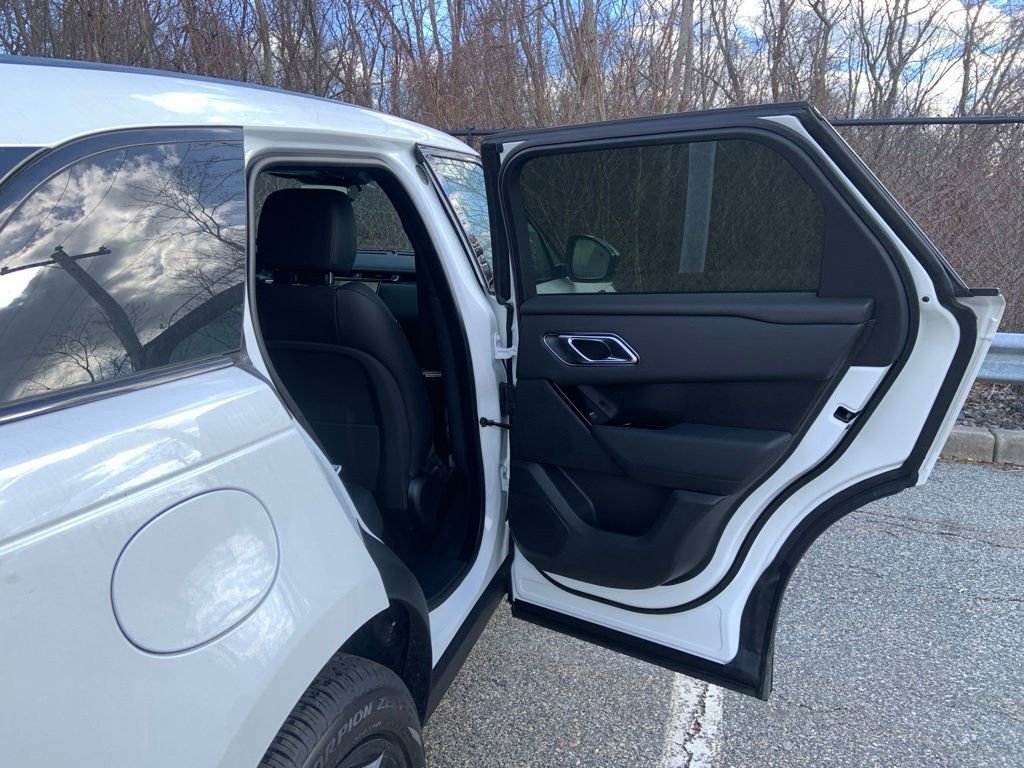 New 2026 Land Rover Range Rover Velar Dynamic SE image 16