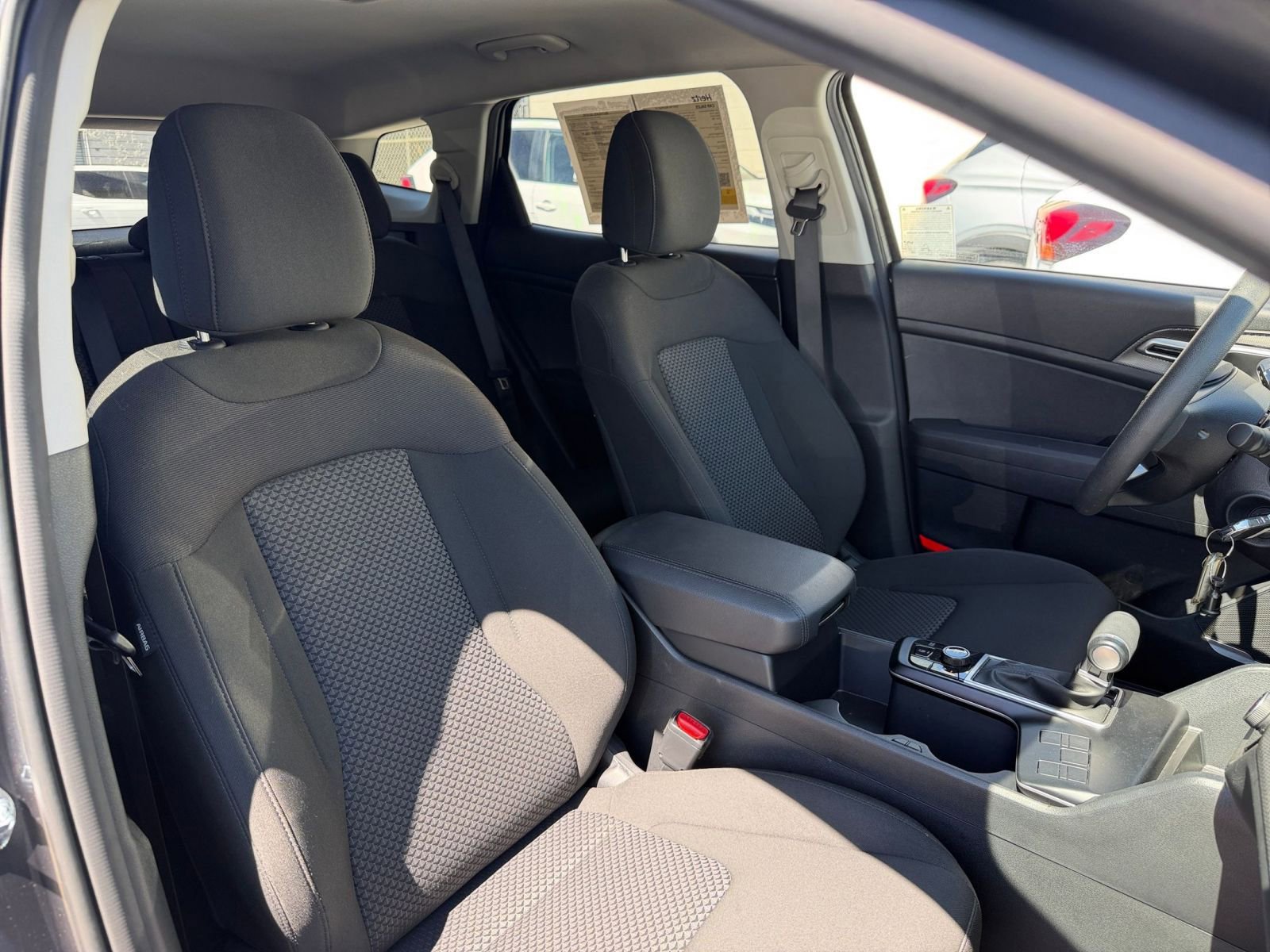 Used 2025 Kia Sportage LX image 35