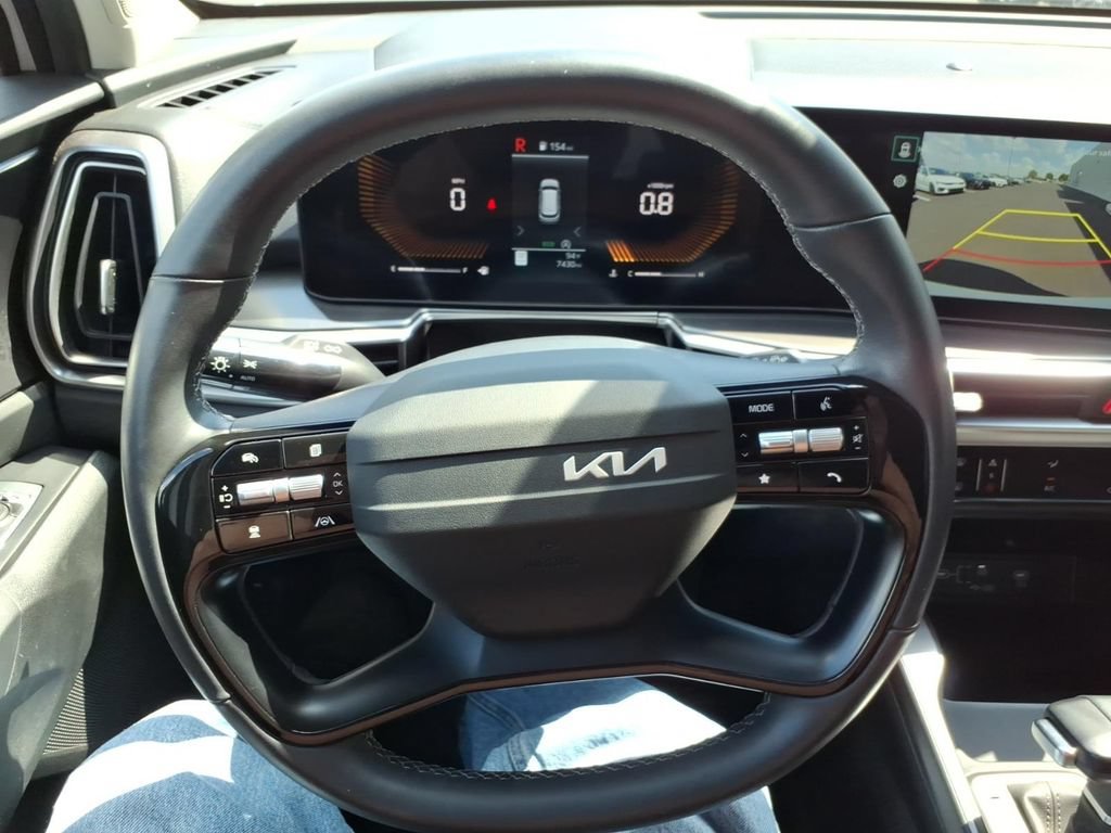 Certified 2026 Kia Sorento LX FWD image 23