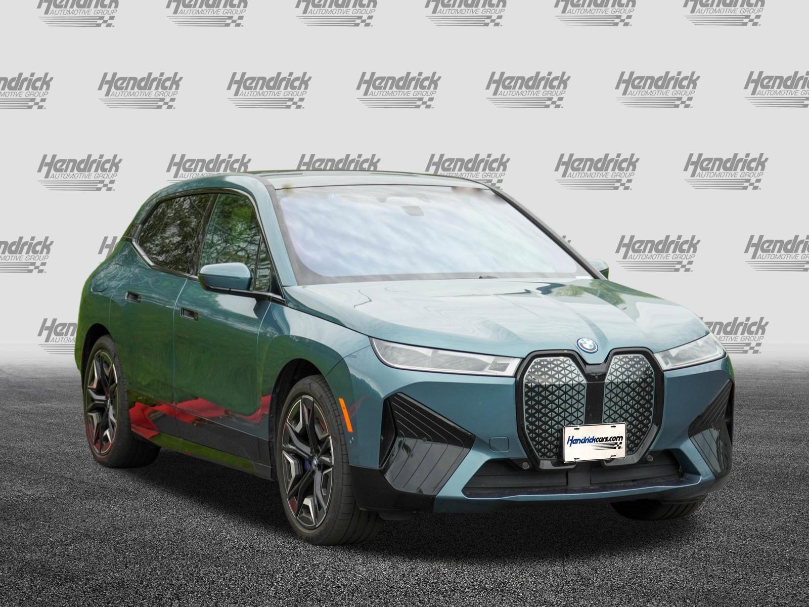 Certified 2023 BMW iX xDrive50 w/ Premium Package AWD/4WD image 2