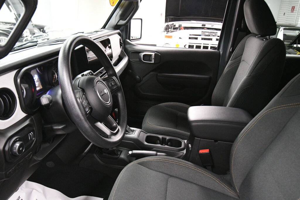 Used 2024 Jeep Wrangler Sport image 19