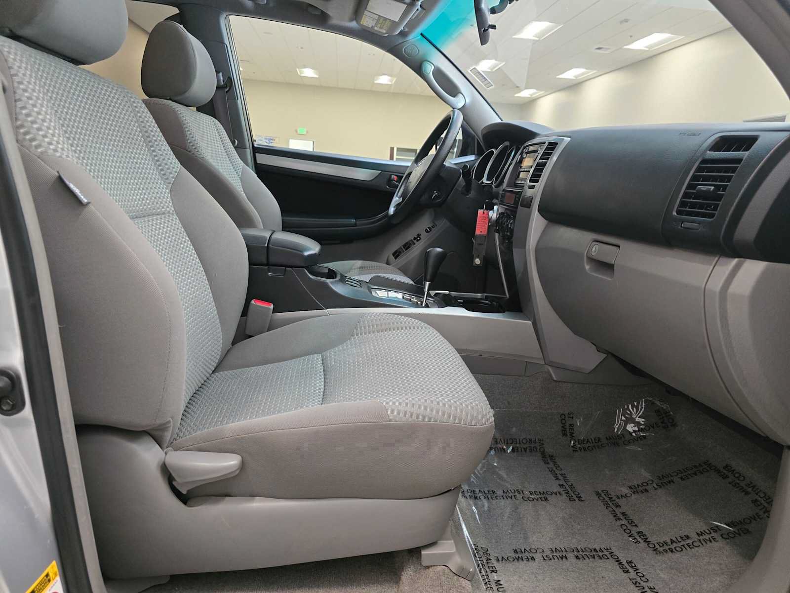 Used 2006 Toyota 4Runner SR5 AWD/4WD image 26