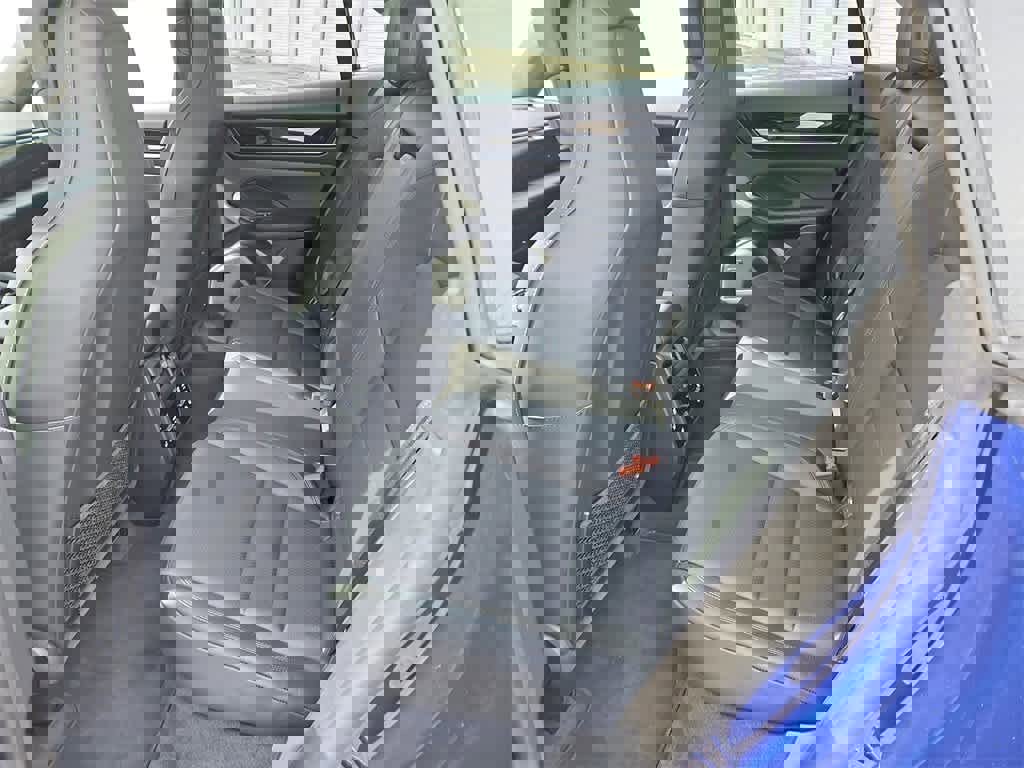 Certified 2025 Porsche Macan 4S Electric image 38