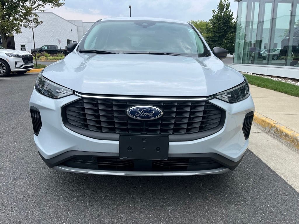 Certified 2025 Ford Escape Active w/ Cold Weather Package FWD image 2