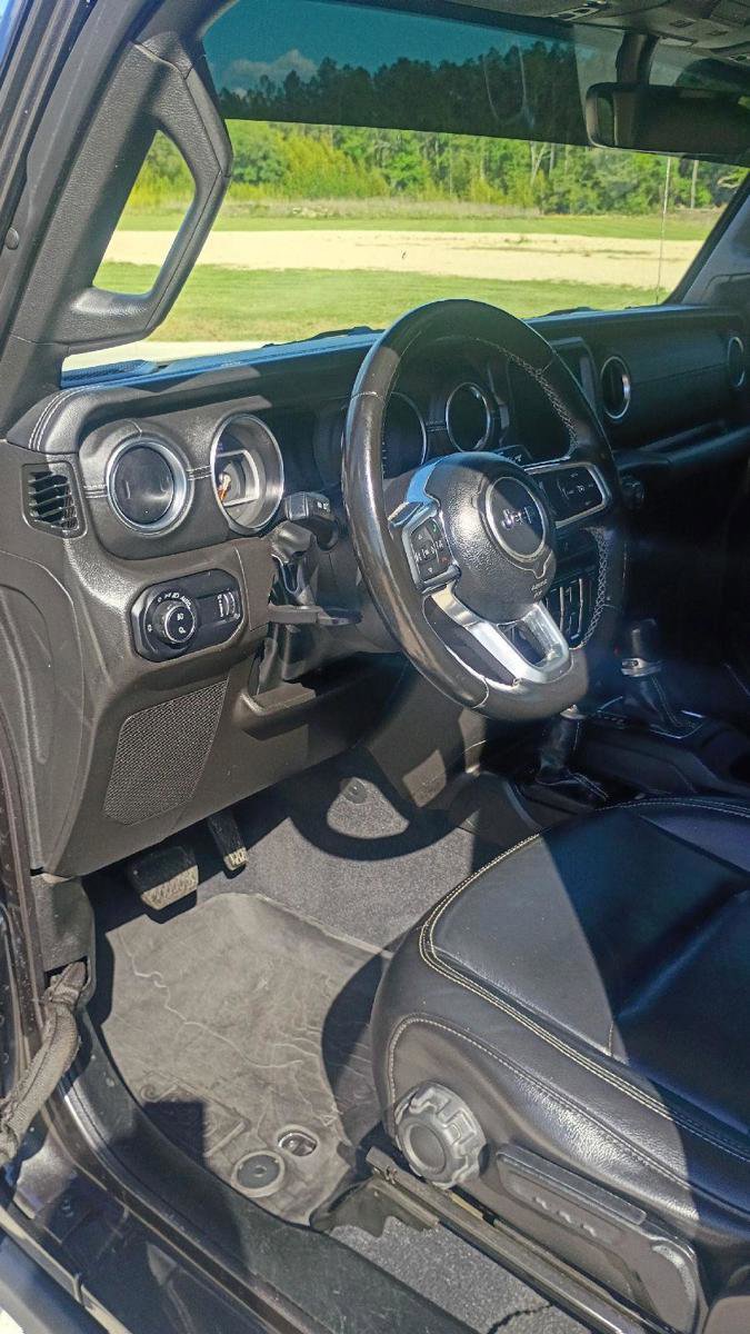 Used 2023 Jeep Gladiator Overland w/ Popular Equipment Package image 11