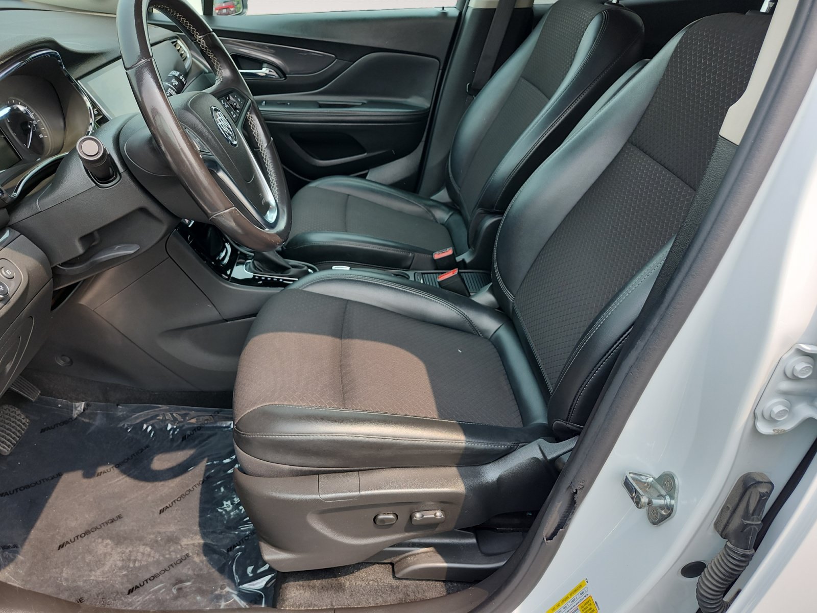 Used 2019 Buick Encore Sport Touring FWD image 10