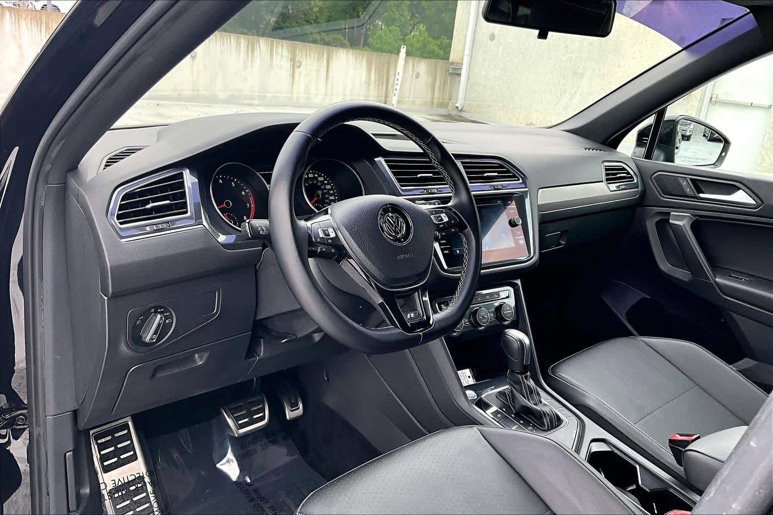 Used 2021 Volkswagen Tiguan SE R-Line FWD image 17