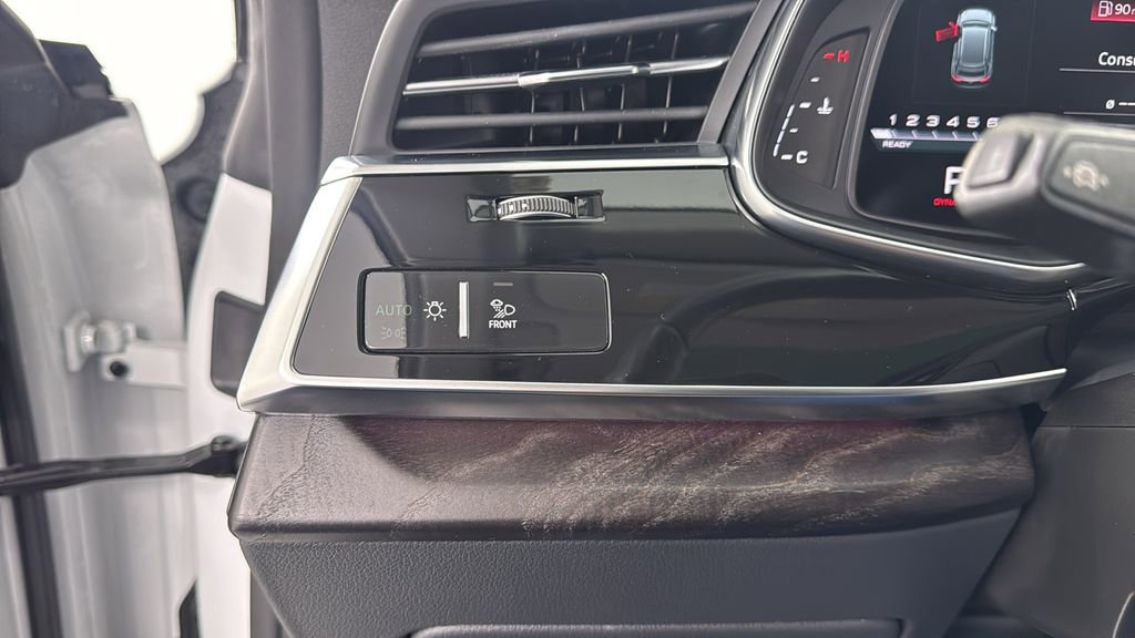 Used 2023 Audi Q8 Prestige image 35