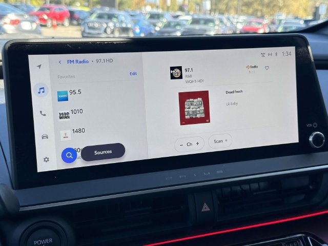 Used 2023 Toyota Prius Prime Premium FWD image 31