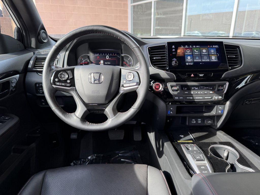 Used 2025 Honda Passport Black Edition image 16