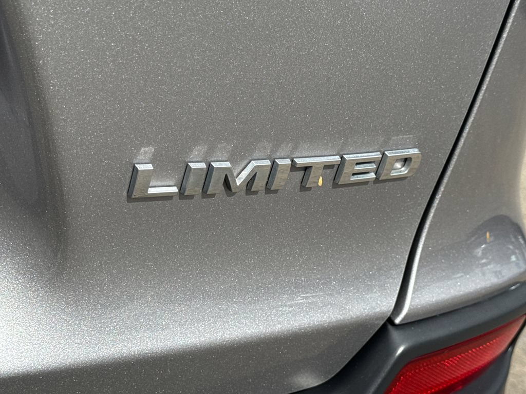 Used 2019 Jeep Cherokee Limited FWD image 13