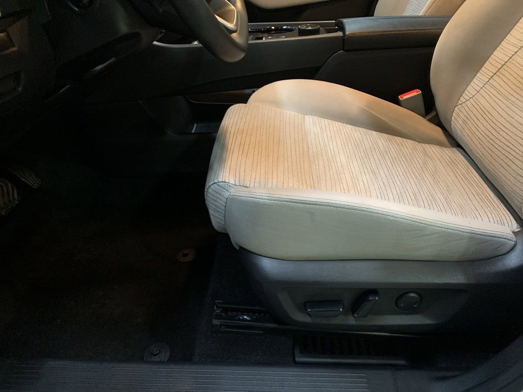 Used 2023 Nissan Rogue SV image 10