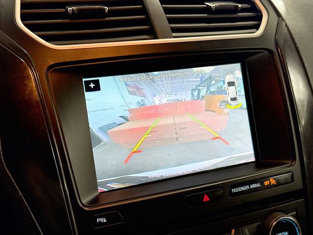 Used 2017 Ford Explorer XLT w/ Equipment Group 202A AWD/4WD image 15