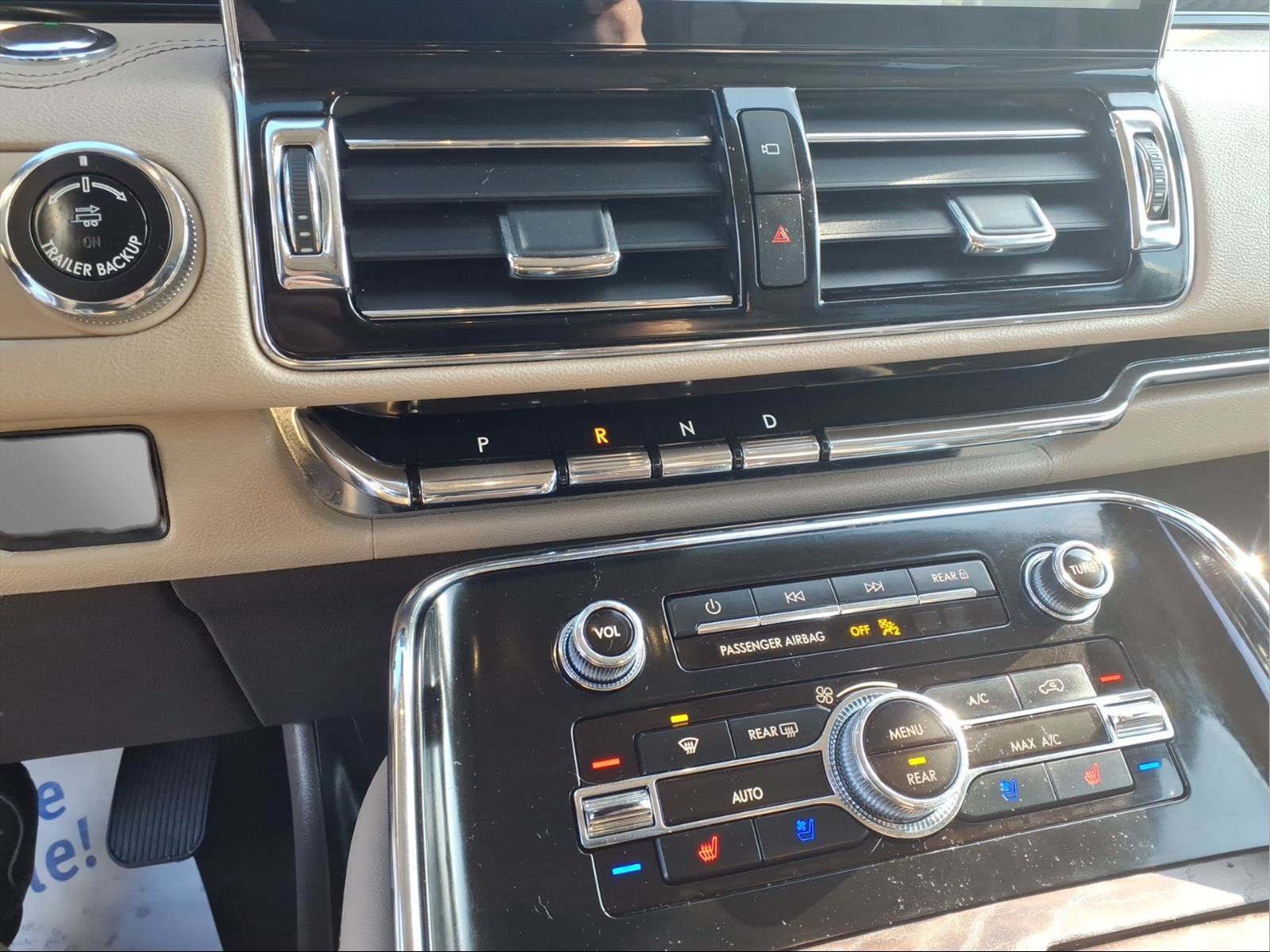 Used 2023 Lincoln Navigator Reserve AWD/4WD image 11