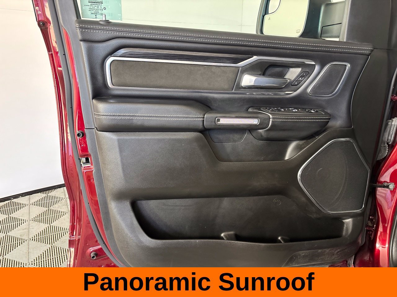 Used 2024 RAM 1500 Laramie AWD/4WD image 10