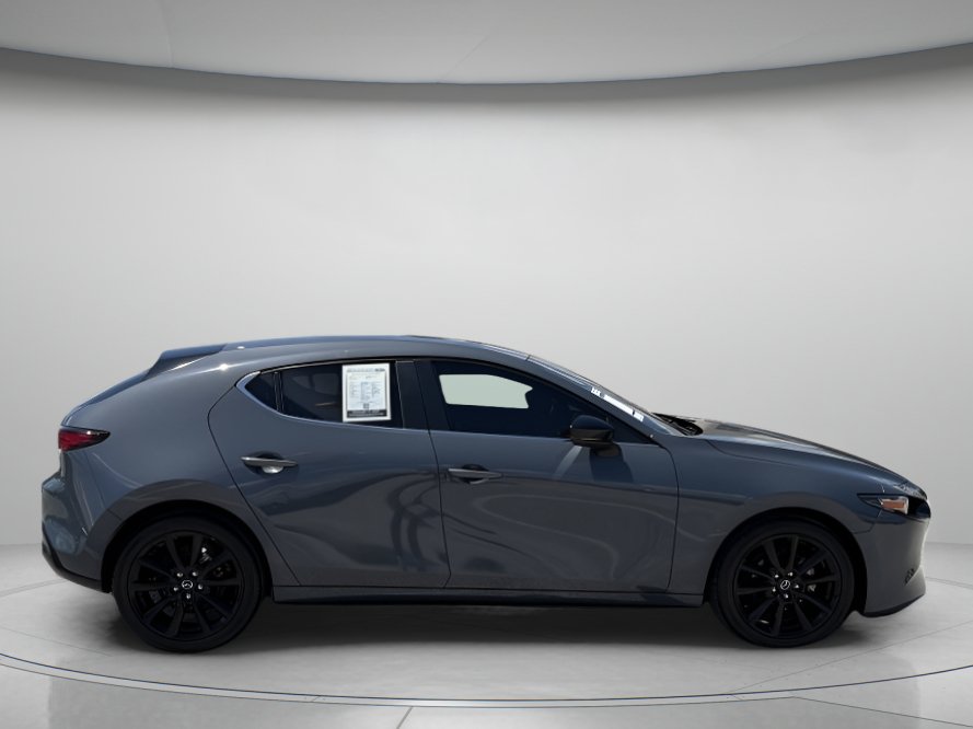 Used 2022 MAZDA MAZDA3 s FWD image 2