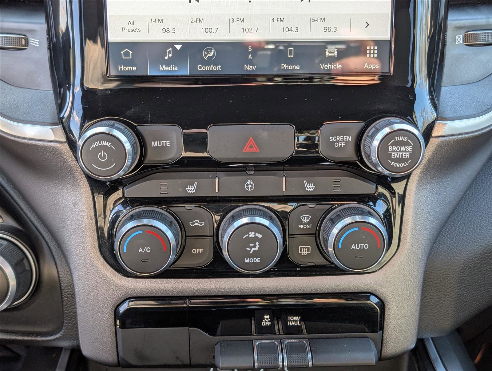 Used 2023 RAM 1500 Big Horn AWD/4WD image 26