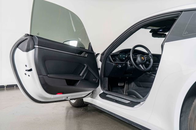 Used 2020 Porsche 911 Carrera image 14