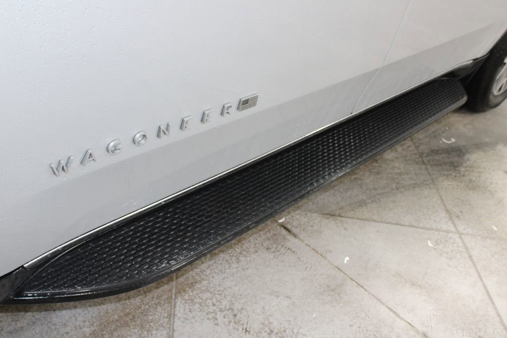 Used 2023 Jeep Wagoneer L Series III w/ Preferred Equipment Group image 17