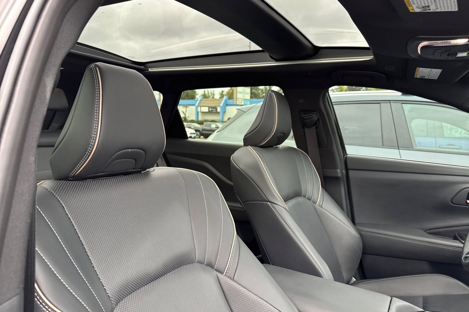 Used 2025 Toyota Crown Signia Limited image 17