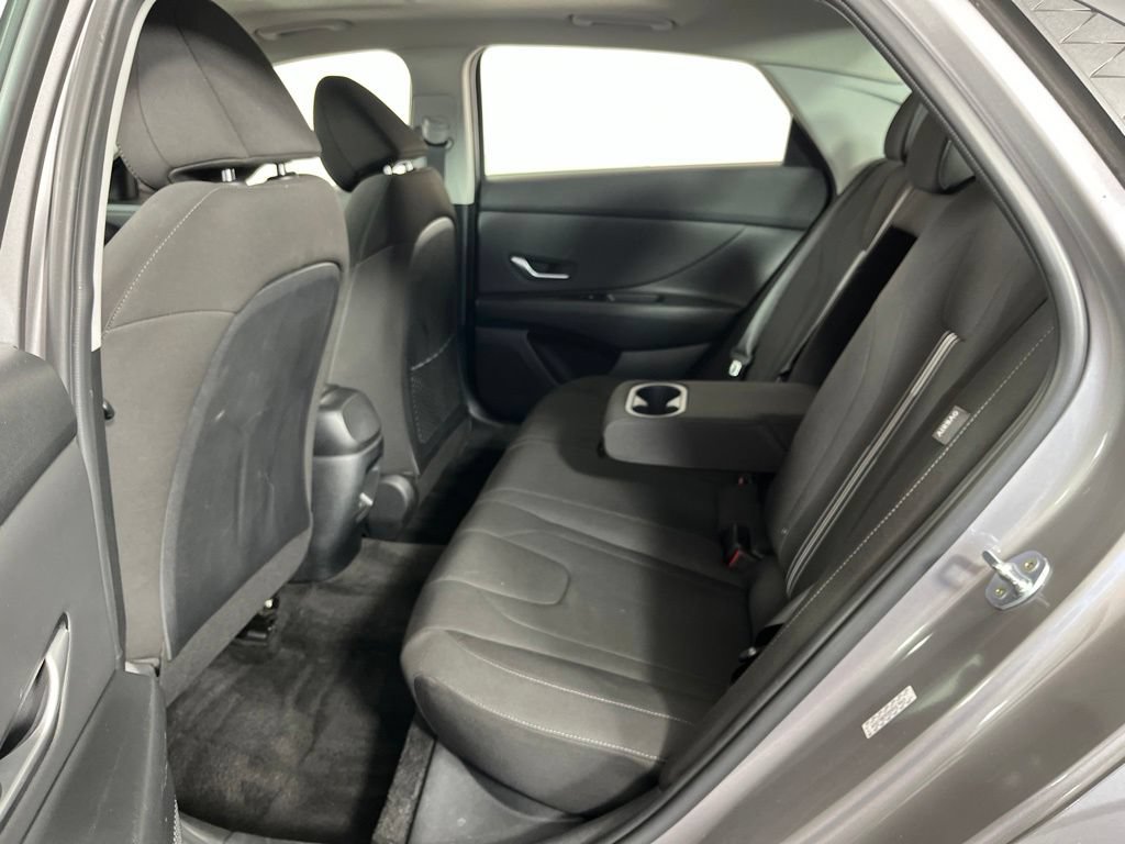 Used 2025 Hyundai Elantra SEL FWD image 23