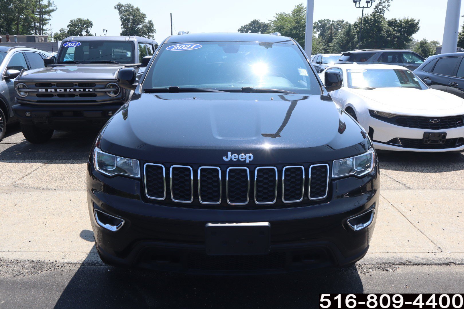 Used 2021 Jeep Grand Cherokee Laredo AWD/4WD image 2