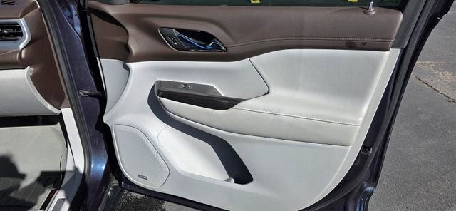 Used 2019 GMC Acadia SLT image 17