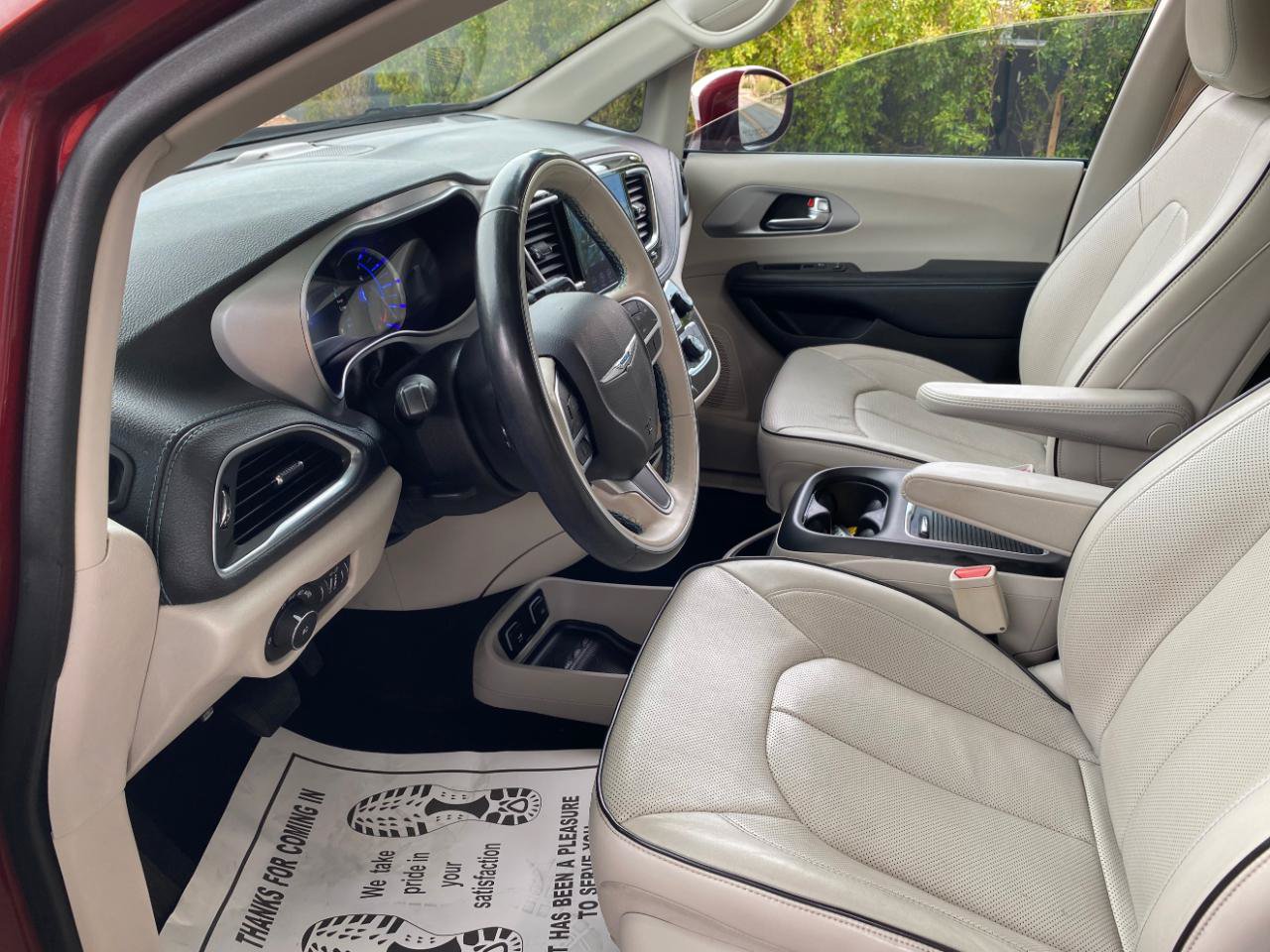 Used 2018 Chrysler Pacifica Limited FWD image 33