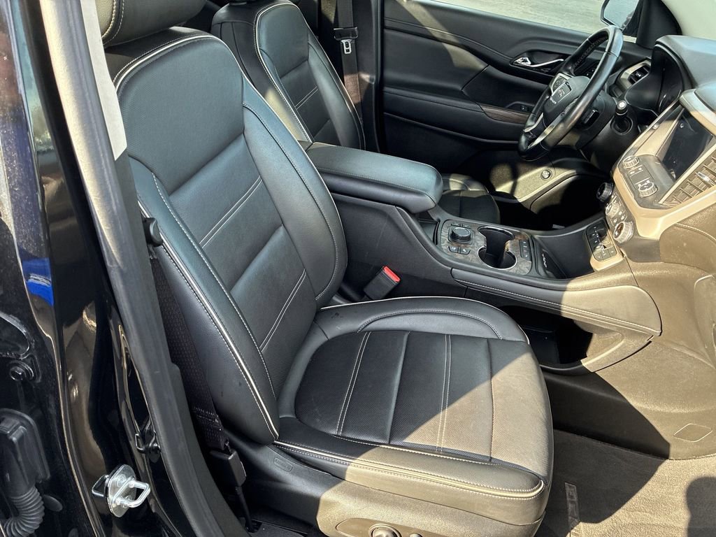 Used 2023 GMC Acadia Denali w/ Black Diamond Edition image 23