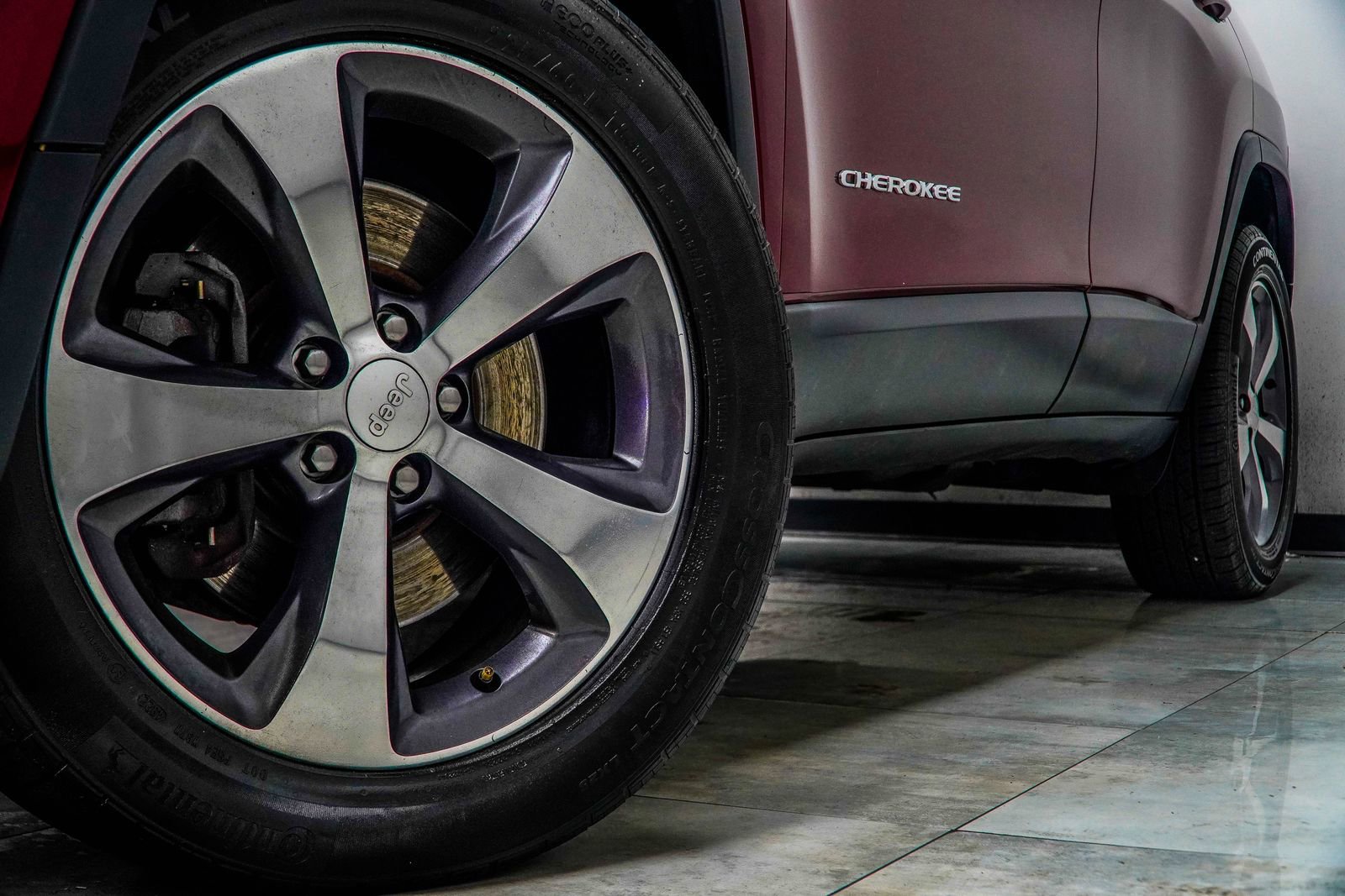Used 2019 Jeep Cherokee Limited AWD/4WD image 3